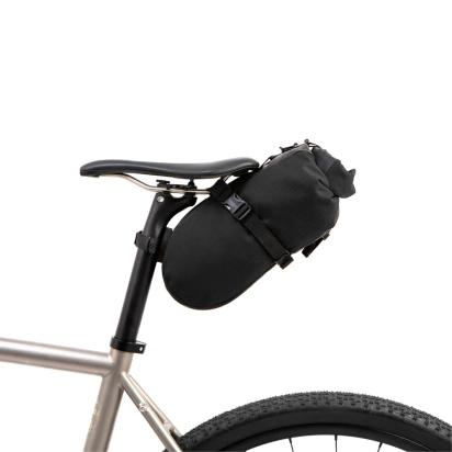 SADDLE PACK 4.5L BLACK RESTRAP
