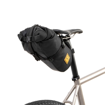 SADDLE PACK 4.5L BLACK RESTRAP